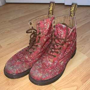 DOC MARTENS | RED FLORAL PAGE STYLE